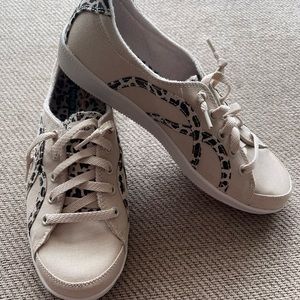 Sketchers memory foam leopard print shoes